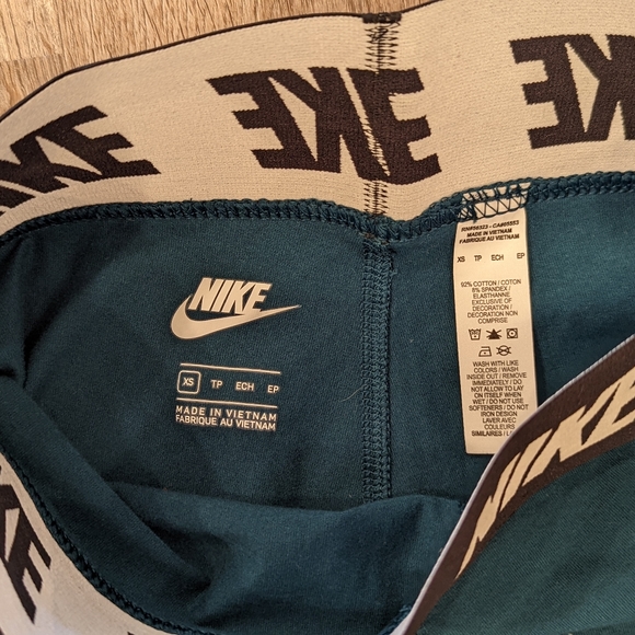 NWOT! Nike Leggings XS; Dark Turquoise/Teal - Picture 3 of 4